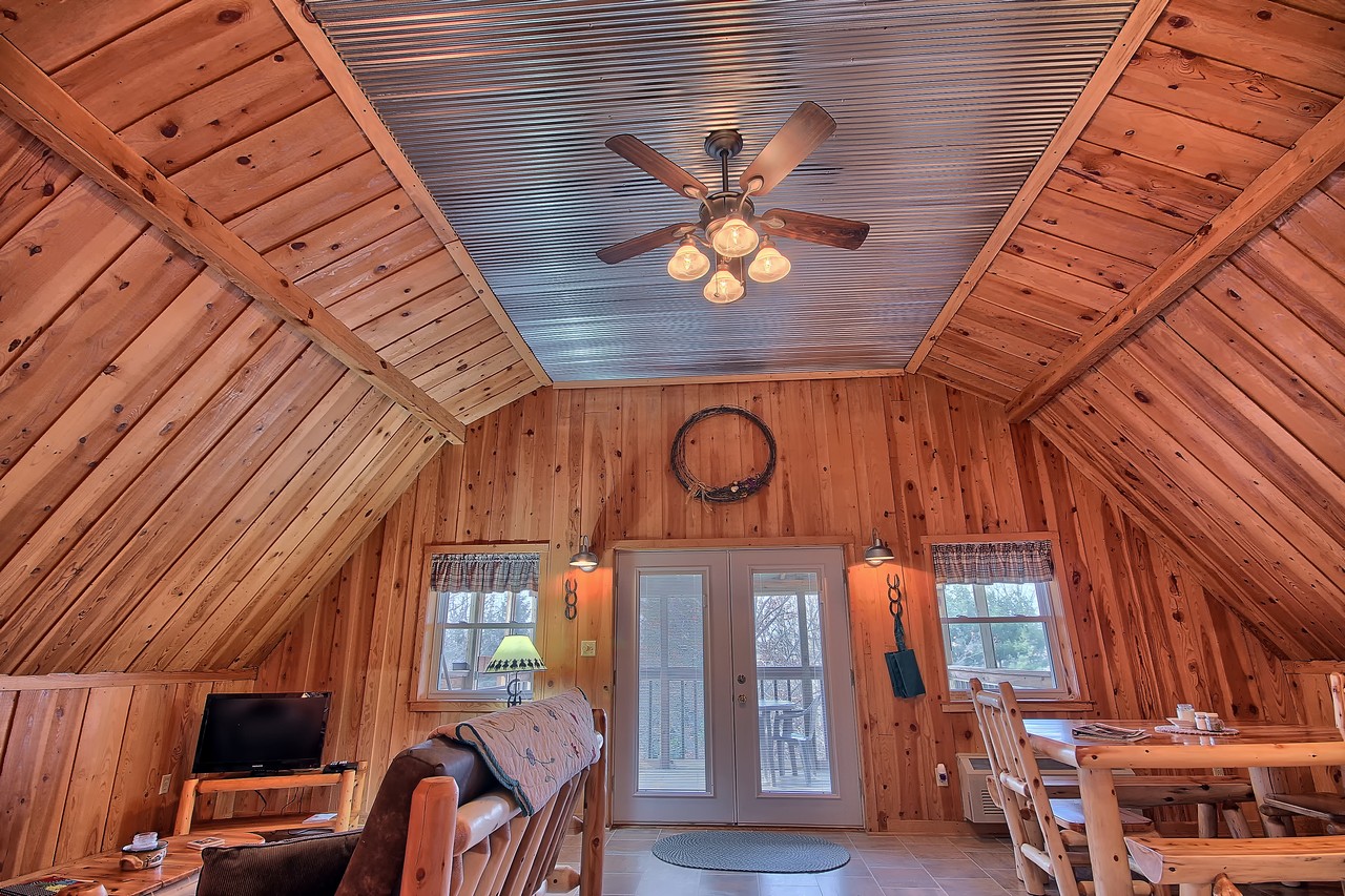 Hocking Hills Cabins @ Frontier Log Cabins: Hocking Hills Hitchin Post