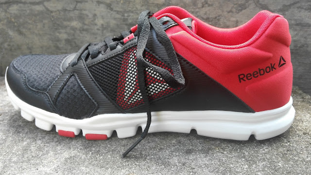 Foto Sepatu Reebok YourFlex Train 10 MT Gambar Sepatu Reebok YourFlex Train 10 MT