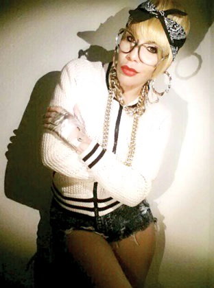 Ivy Queen Foto de Ivy Queen con lentes