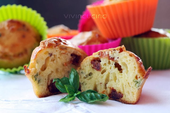 Muffin ai pomodori e percorino