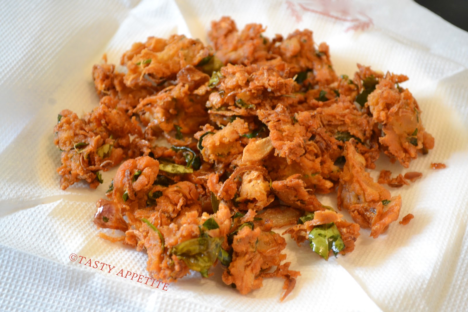 How to make Crispy Onion Pakora at home ? / Kanda Bhajia ... How to make Crispy Onion Pakora at home ? / Kanda Bhajia ...