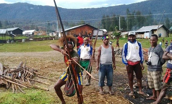 14 Senjata Tradisional Papua Barat dan Papua beserta Gambar dan Keunikannya memang telah dikenal luas sebagai salah satu masyarakat yang memiliki budaya cukup unik 14 Senjata Tradisional Papua Barat dan Papua beserta Gambar dan Keunikannya
