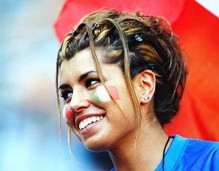 WM Brasilien 2014: sexy heissen Mädchen-Fußball-Fan, schöne Frau Unterstützer der Welt. Ziemlich Amateur girls, Bilder und Fotos Italia italianas