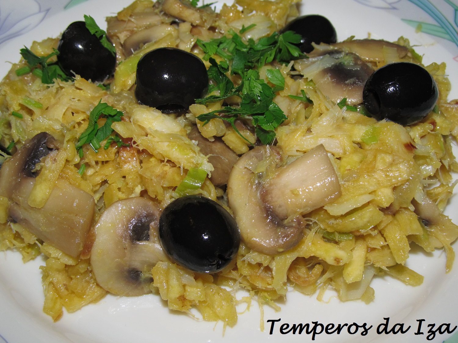 Bacalhau à Brás com Cogumelos e Alho Francês