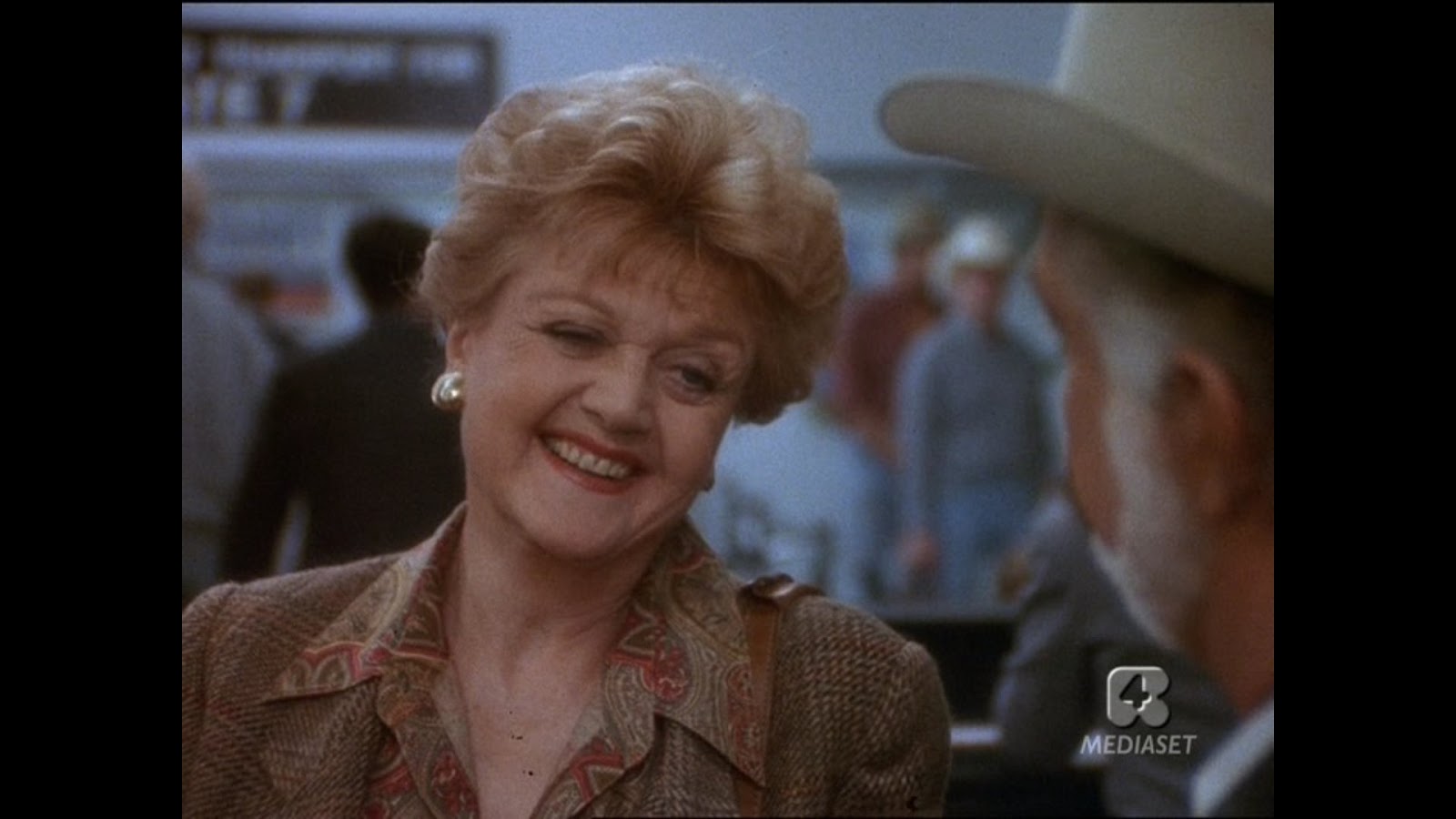 Is she wrote me. Анджела лэнсбери три мушкетера. Is she wrote me. Джессика флетчер. Дом джессики флетчер.