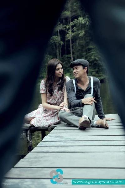 Gambar pre-wedding  Zahiril Adzim dan Sheera  Yang Unik