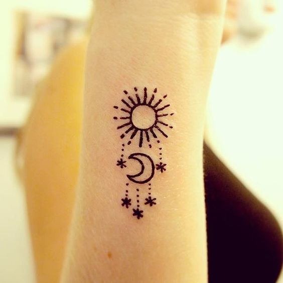 Diseño de tatuajes de sol y luna Pegatina  Spreadshirt