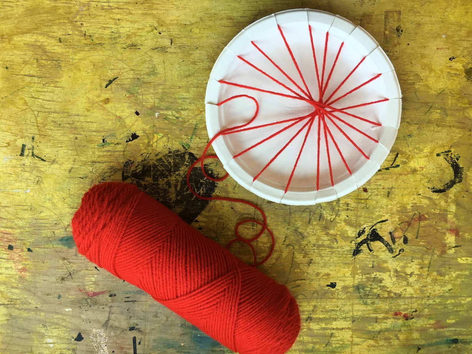 Paper Plate WeavingMake a Yarn Bowl!