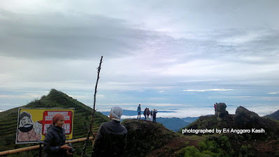 Sikunir Peak, the land above the clouds. Sikunir Peak, the land above the clouds.