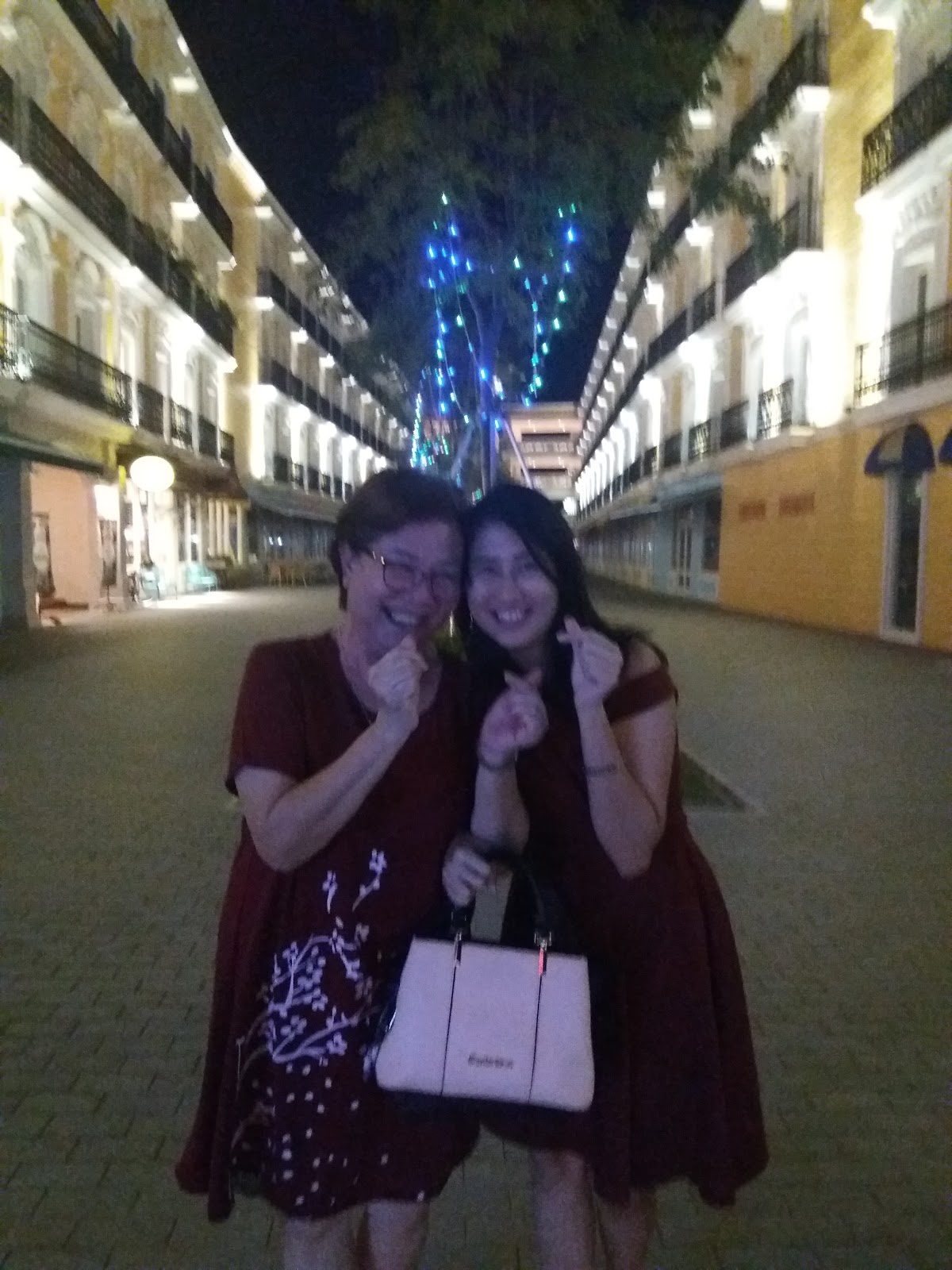 Life In Melaka Pages Let S Go 52 Restaurant In The Riviera Pulau Melaka