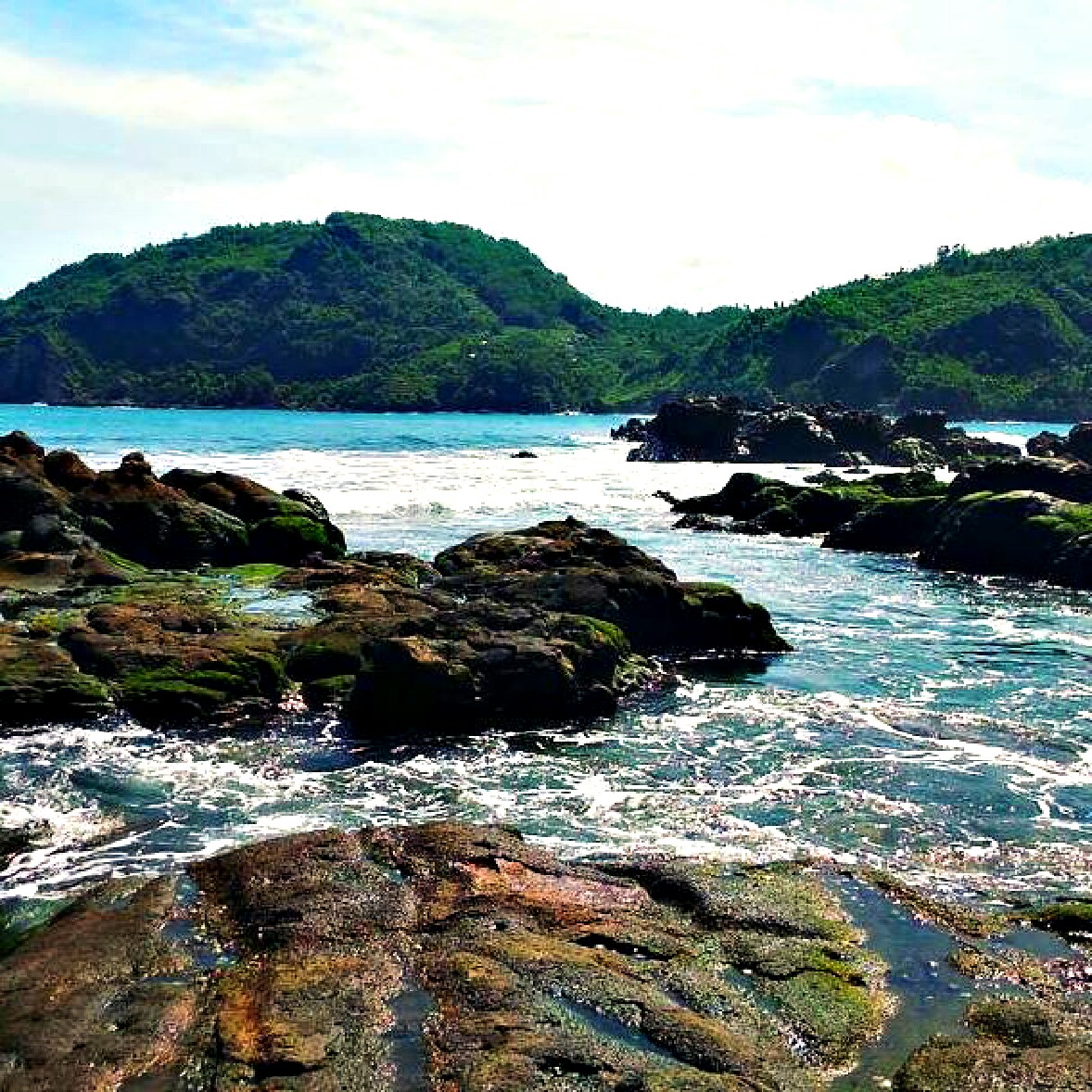 pantai Wediombo hamparan pasir nan luas