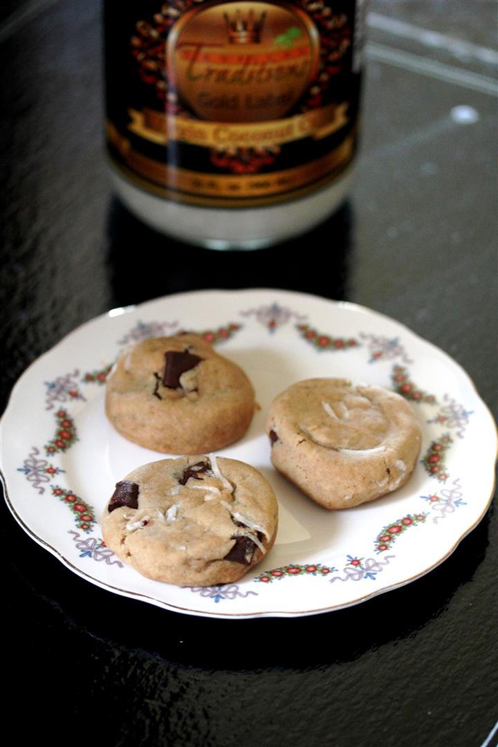 Vegan Coconut Oil Chocolate Chip Cookies | Kitchen Grrrls.