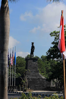 patung ngurah rai bali