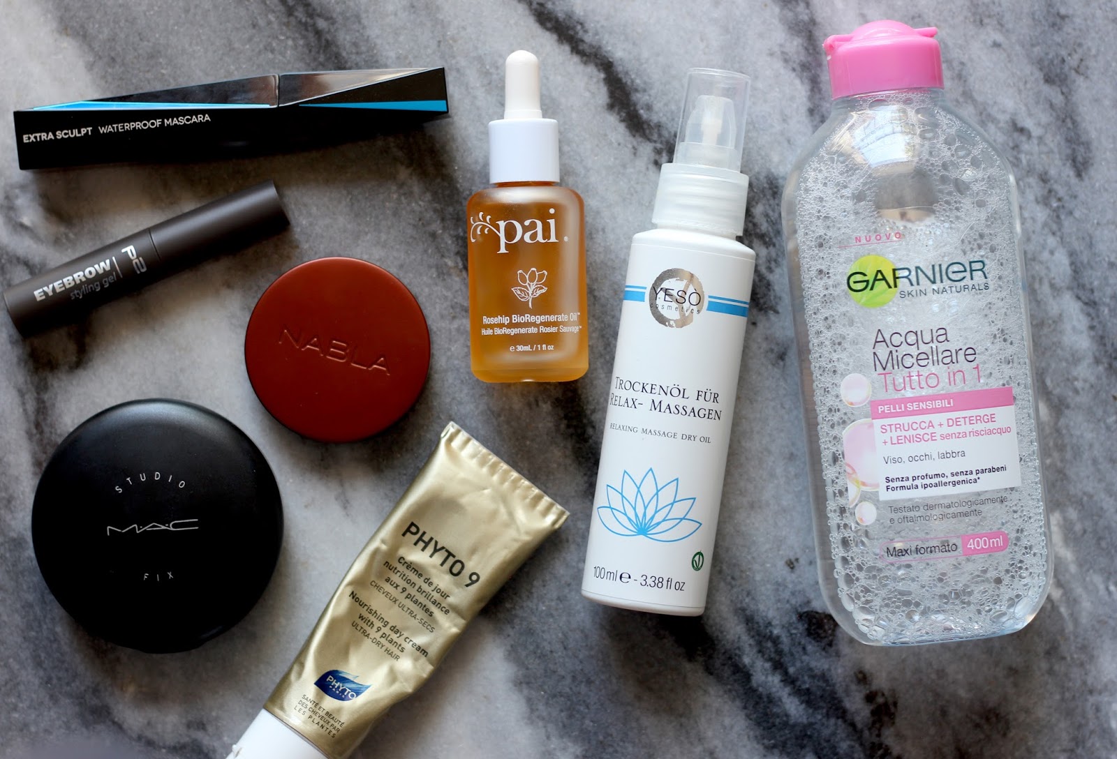 La Vie En..Cosmétiques Summer Essentials Makeup, Skincare & Haircare