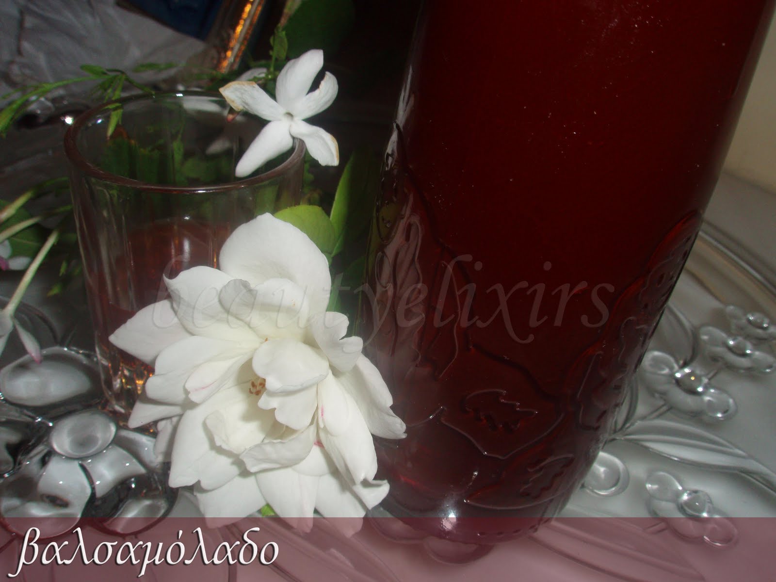 Hypericum perforatum (St John'swort) Herbal properties & infused oil