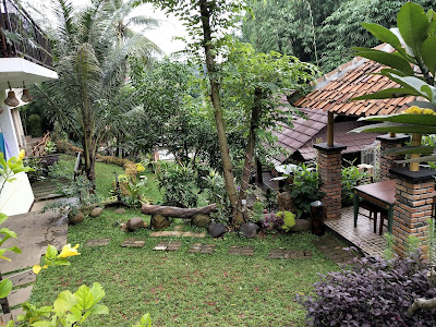 Rumah Makan Sunda Curug Sampireun di Jalan Parung Serab Nyaman Untuk Santai