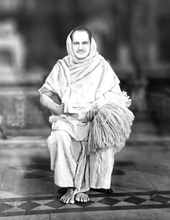 Jain Sripujya Sri Jin Vijayendra Suri of Bikaner Jain Sripujya Sri Jin Vijayendra Suri of Bikaner