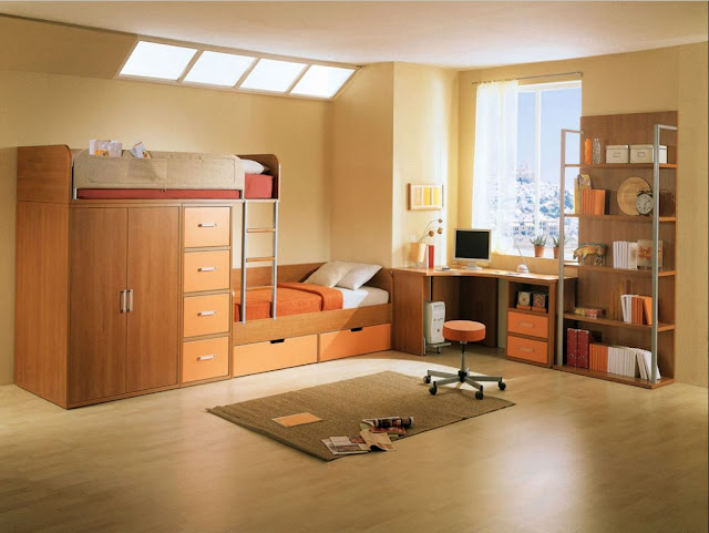 Gemütliche-kinderzimmer-mit-Oberlicht-in-beige-farbe-Dekor-inklusive-modern-Einrichtungsideen
