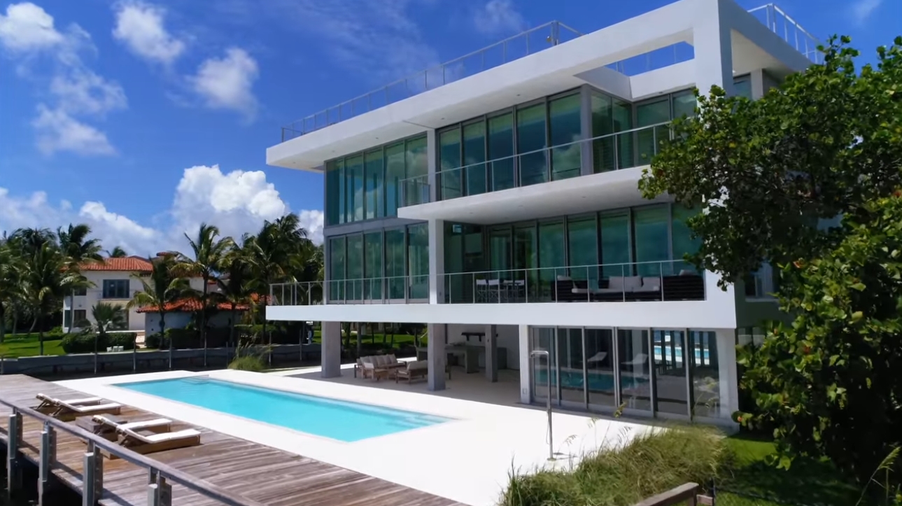 29 Photos vs. 3550 Matheson Ave | Miami - Contemporary Bayfront Property - Luxury Home & Interior Design Video Tour 29 Photos vs. 3550 Matheson Ave | Miami - Contemporary Bayfront Property - Luxury Home & Interior Design Video Tour