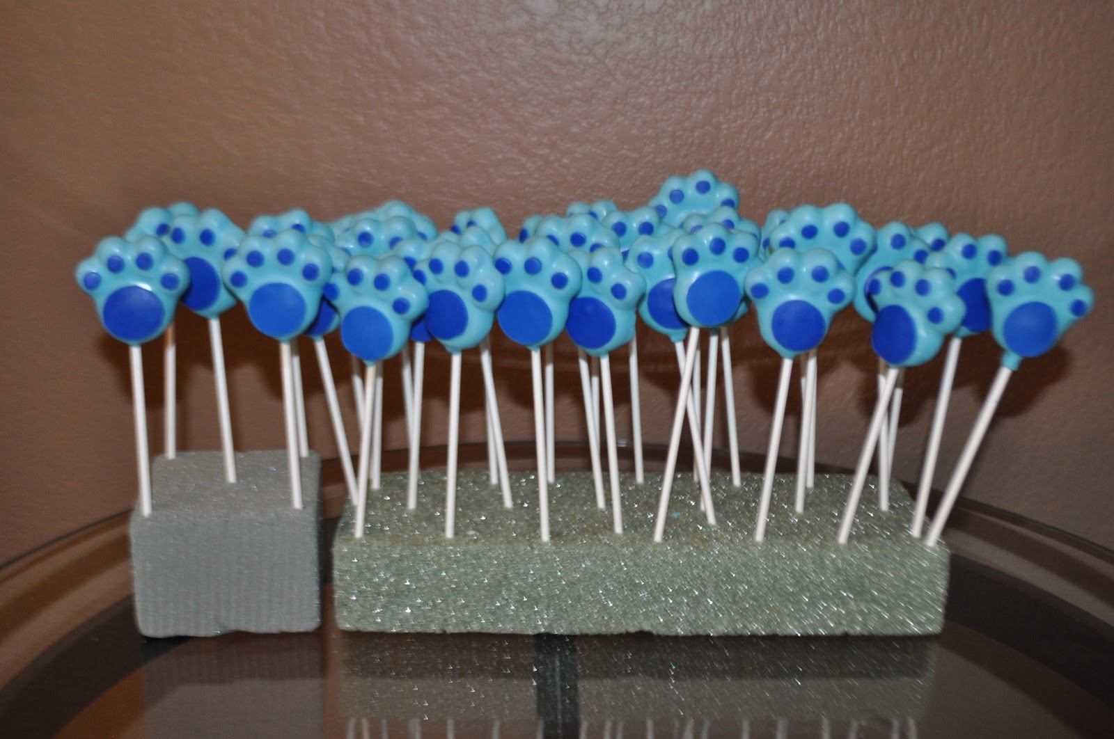 Iced by Amy: Blue's Clues Cake Pops