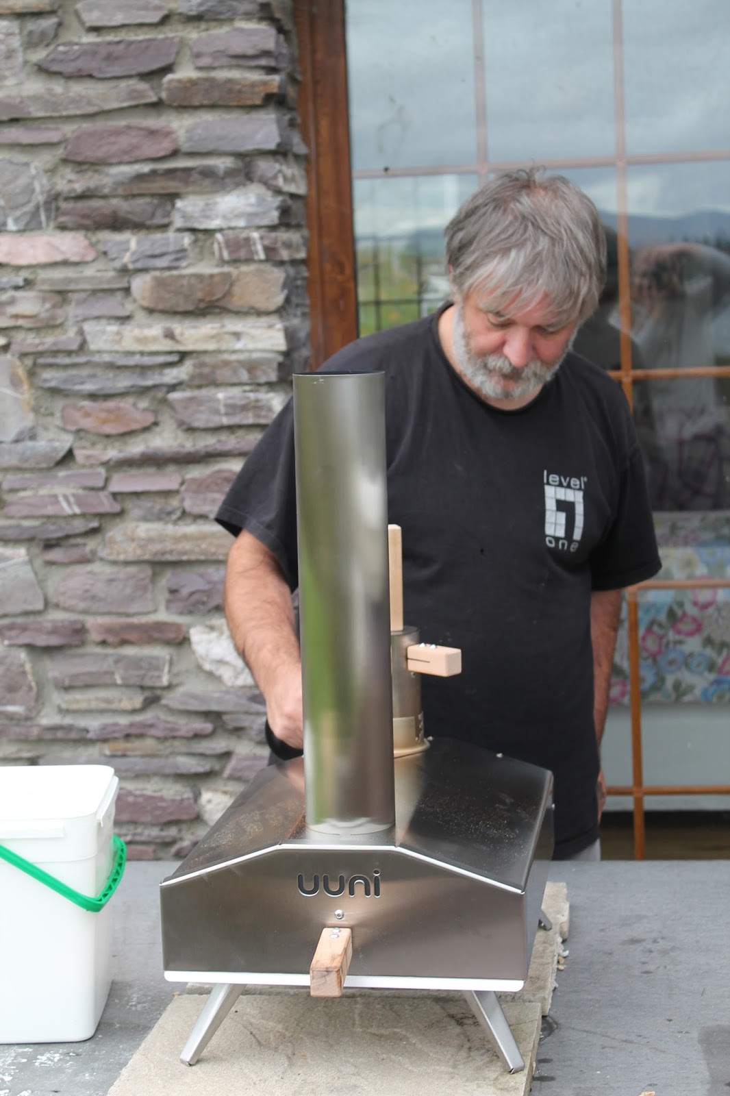 La Chatte Gitane Bert S Pizza Oven