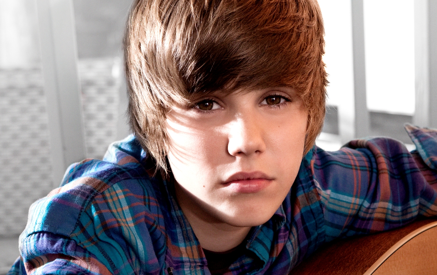 Latest Hollywood Hottest Wallpapers: Justin Bieber 2011 