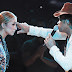 Cláudia Leitte, Bell Marques, Carlinhos Brown e a canção do artista rico e caloteiro.
