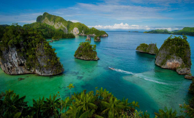Berikut 10 Wisata Pantai Terindah di Pulau Papua Wisata