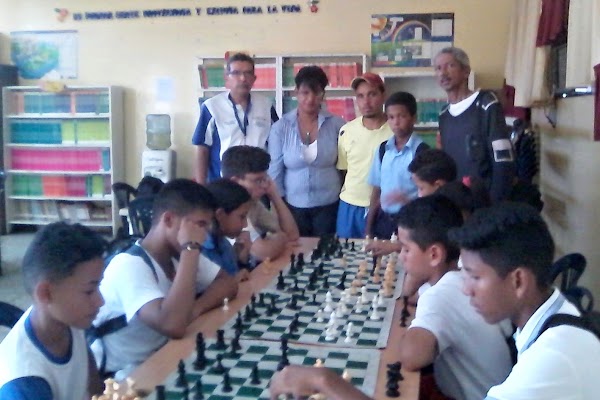Unidad Educativa Nacional Liceo Tomas de Heres, movió las piezas Unidad Educativa Nacional Liceo Tomas de Heres, movió las piezas