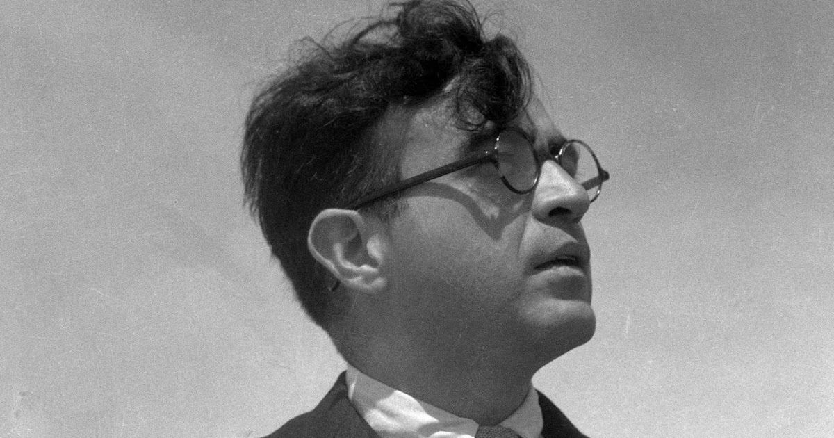 NOTE DE L'HOTEL Composer Carlos Chávez