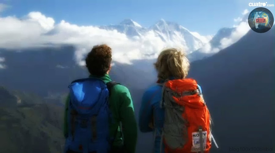David Bisbal y Jesus Calleja frente al Everest del Planeta Calleja