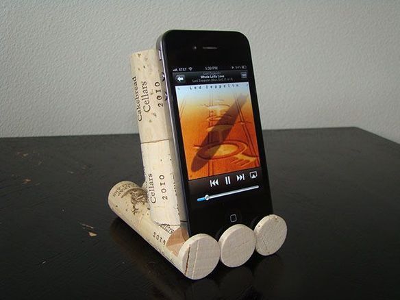 Sujeta móvil con tapones de corcho