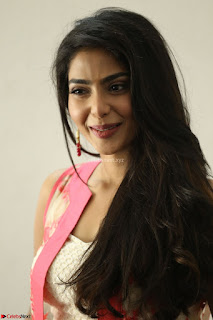 Aishwarya Lekshmi looks stunning in sleeveless deep neck gown with transparent Ethnic jacket ~  Exclusive Celebrities Galleries 027