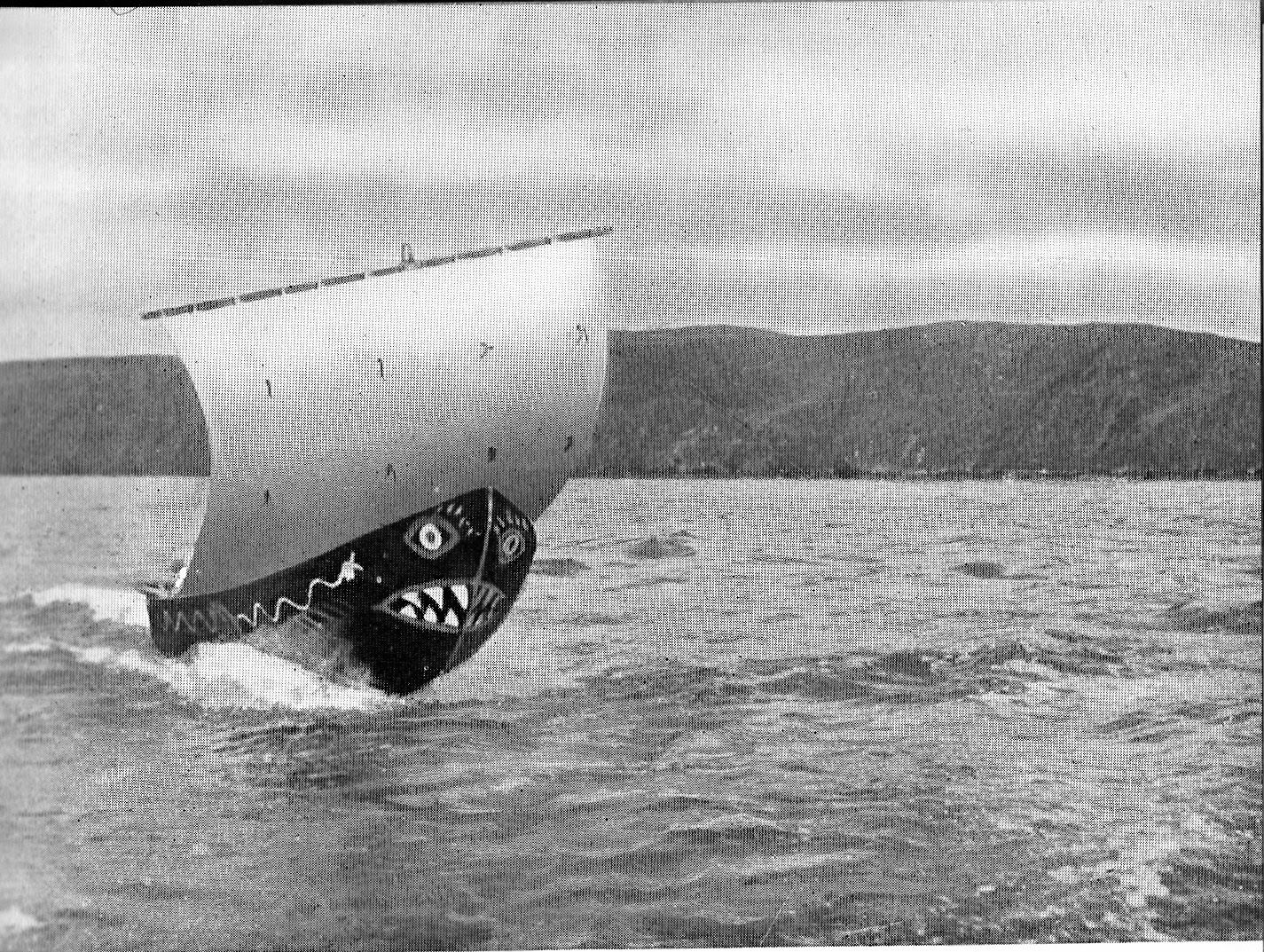 Lockley's curragh under sail