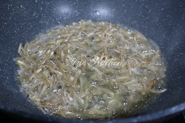 Sambal Ikan Bilis Nasi Lemak Yang Terlajak Sedap 