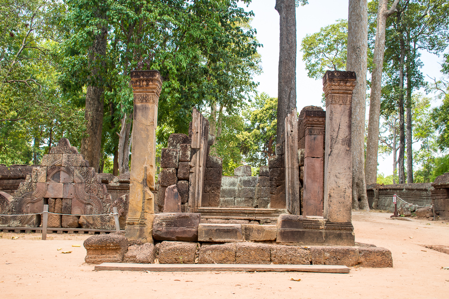Banteay Sri, Banteay Samre, Preah Khan, Ta Som, and Neak Pean temple siem reap