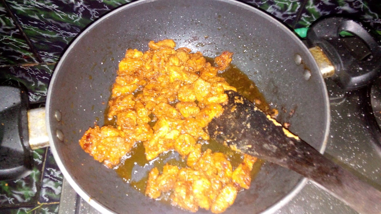 shaziya'srecipes PAN FRIED CHICKEN TIKKA RECIPE