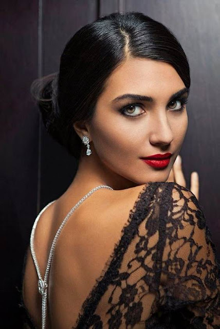 Gallery Foto Artis Turki Cantik Seksi Tuba Buyukustun - Merk yg Bagus