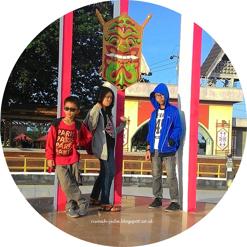tugu soekarno