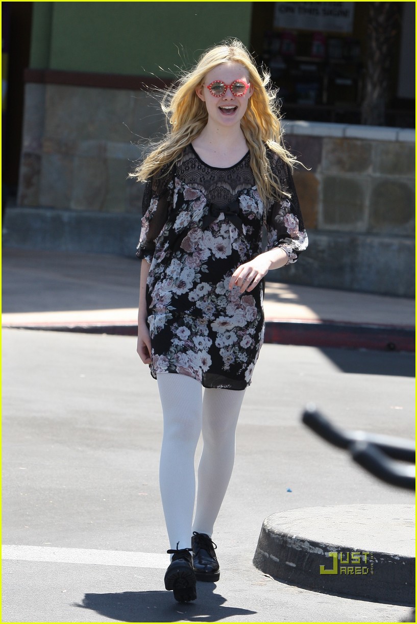 Joy of Tights (aka pantyhose): Will Elle be Fanning tights sales?