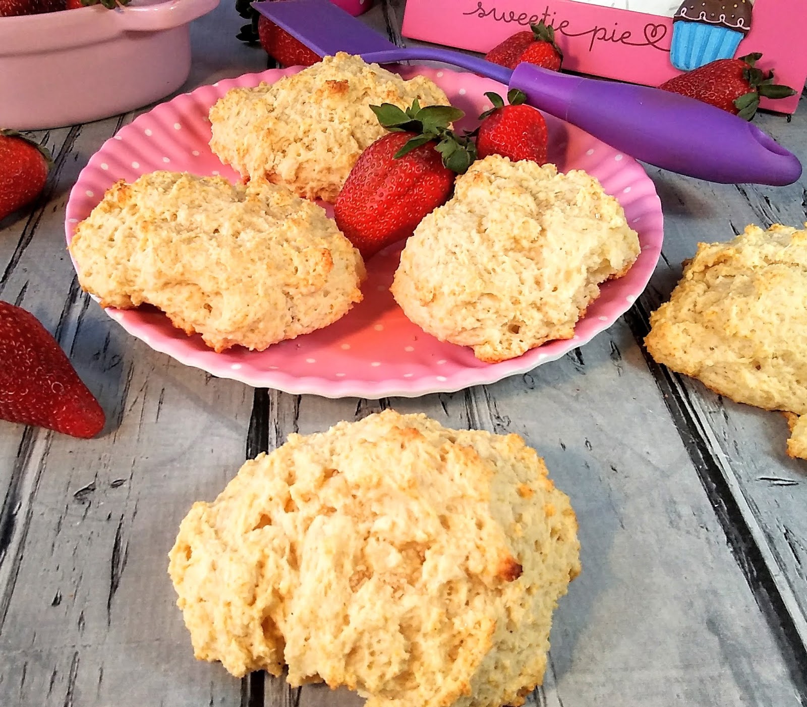 Homemade sweet biscuits are easy to make