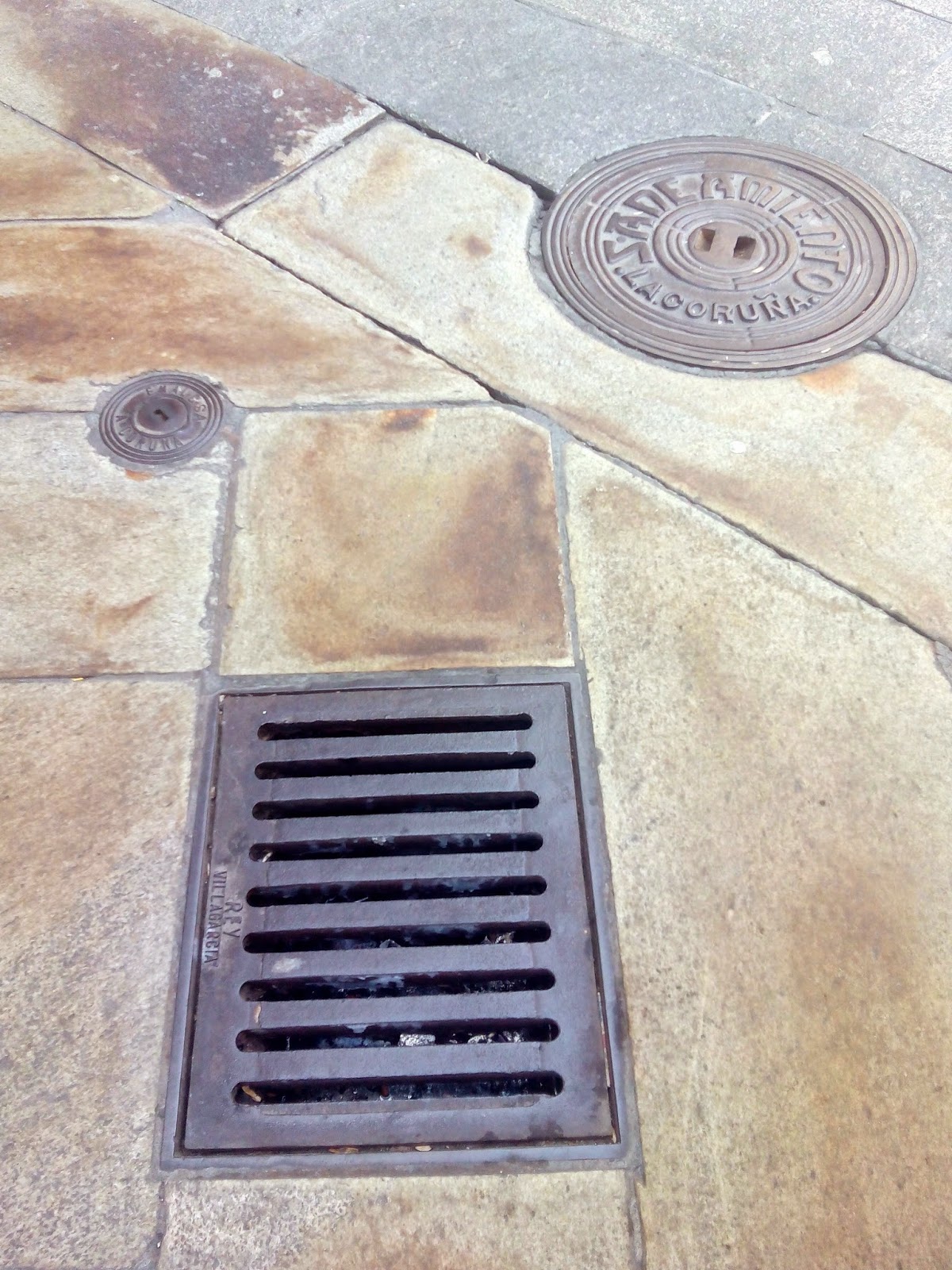 ALCANTARILLAS y tapas (manhole cover, vamos, para entendernos) Coruña