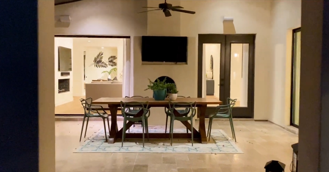 Tour 6732 E. Fanfol Dr, Paradise Valley, AZ vs. 17 Interior Design Photos