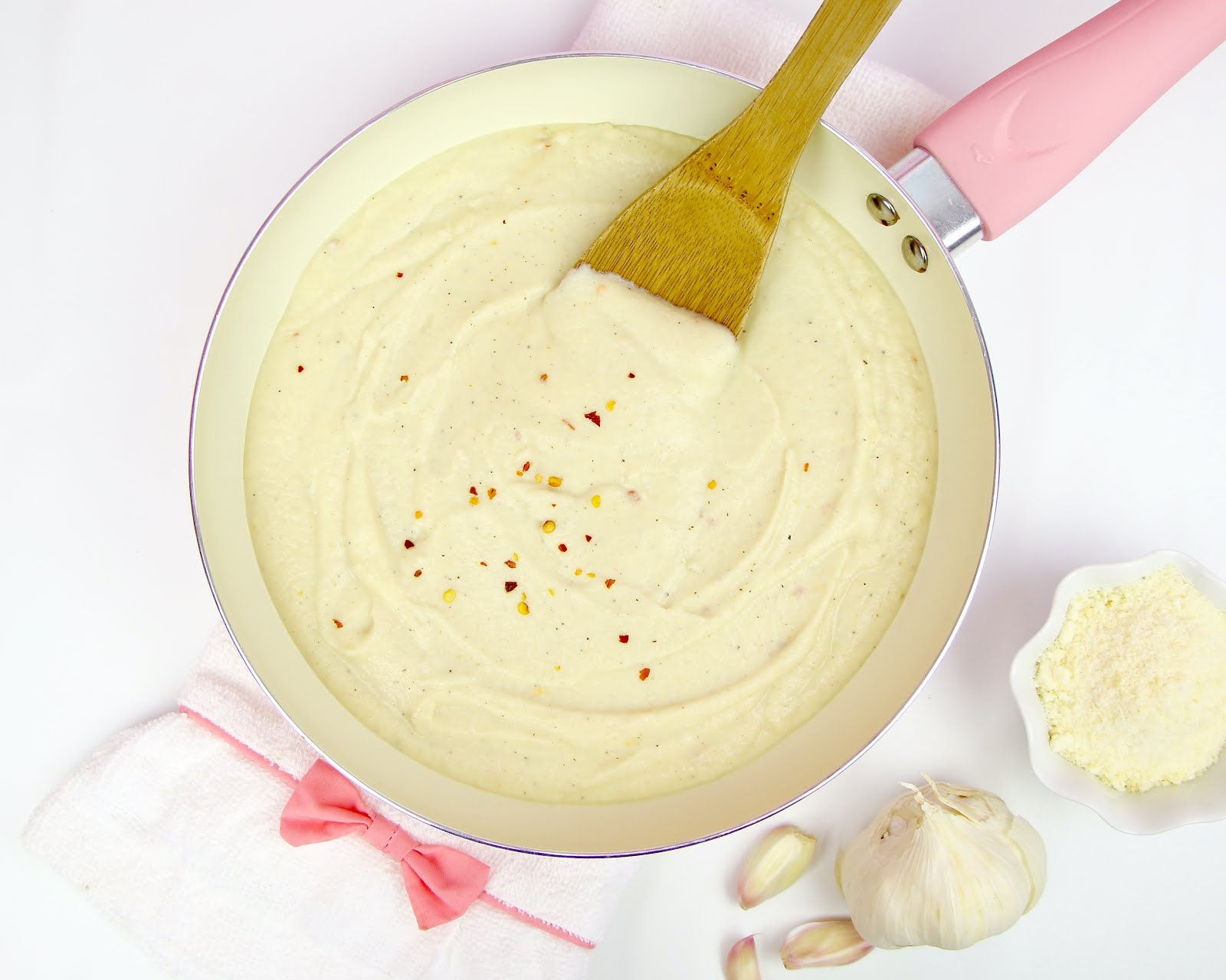 Healthy Roasted Garlic Cauliflower Alfredo Sauce The Lindsay Ann