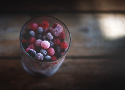 Sobre as diferenças entre "congelado" e "ultracongelado": uma questão de temperatura, tempo de processamento, e o tamanho dos cristais de gelo