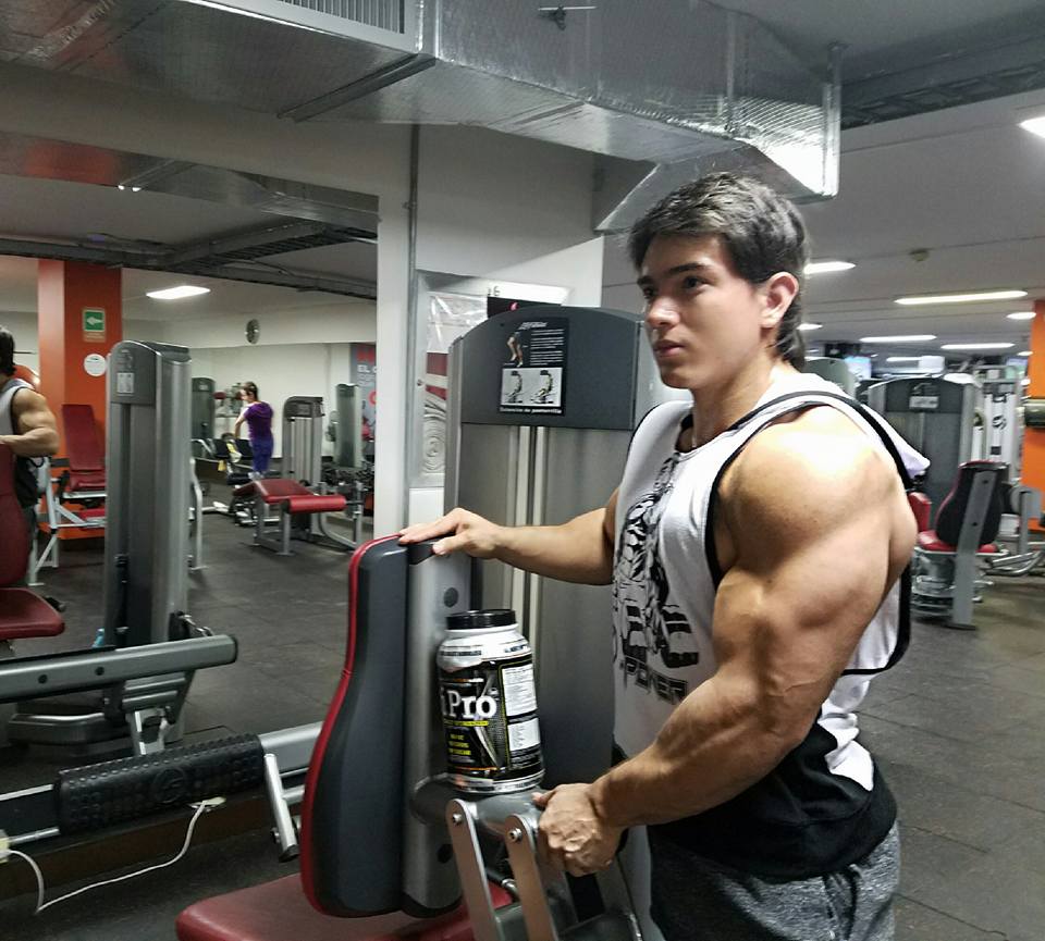 the beauty of male muscle: Daniel