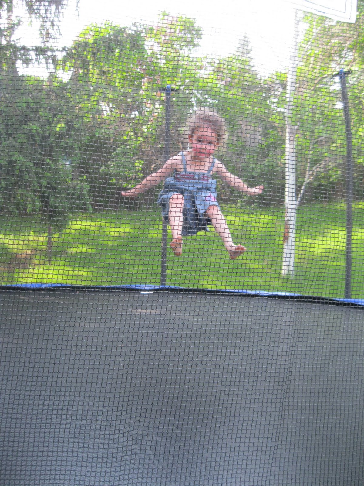 Ella and Zoë: trampoline