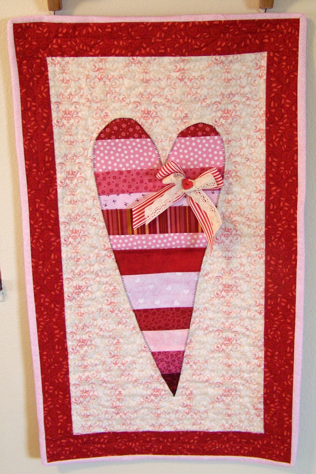 Stetler Arts : Valentine wall hanging
