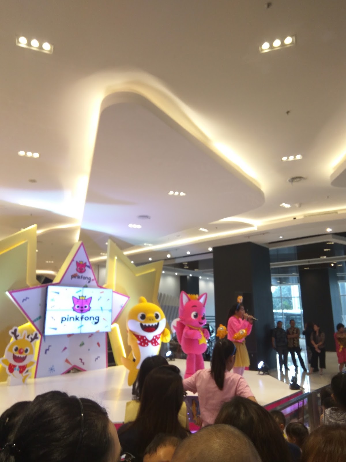pinkfong sofa