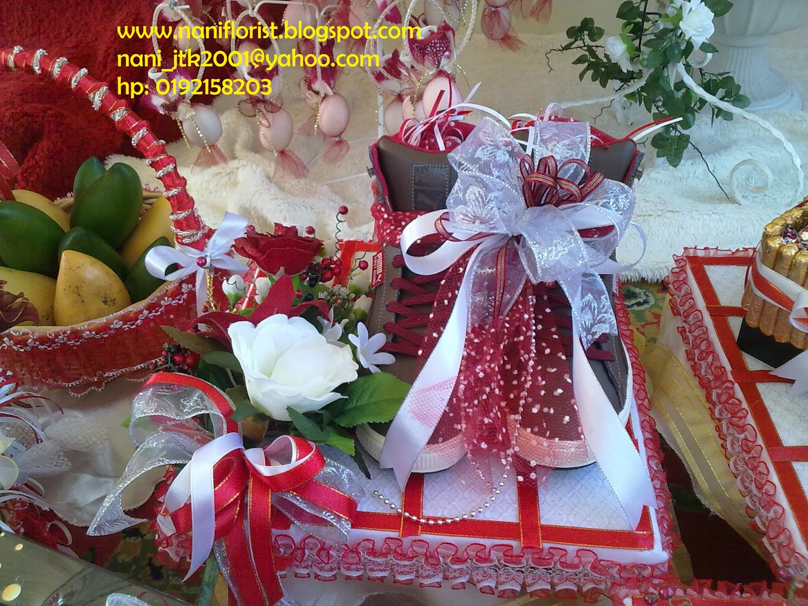 Nani Florist: GUBAHAN HANTARAN BUNGA ARTIFICAL MERAH PUTIH